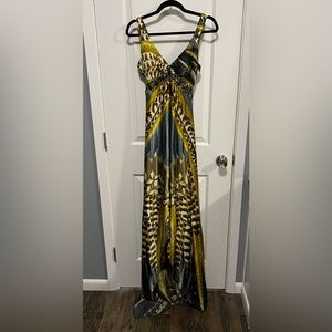 Formal gown for sale! perfect for black tie event, wedding or gala!